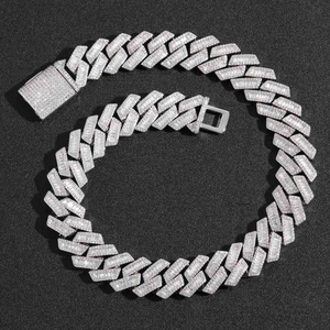 Collana cubana da 20mm con zirconi cubici a taglio baguette finitura argento