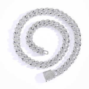 Collana cubana da 12 mm in argento con cristalli scintillanti e chiusura a incastro
