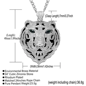 Détail du pendentif tête de tigre rugissant avec zircons 5A+ et placage au rhodium