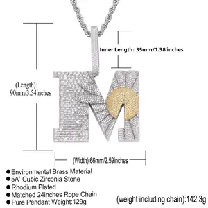 Vue macro du pendentif lettre M avec zircons 5A+ et chaîne torsadée de 24 pouces