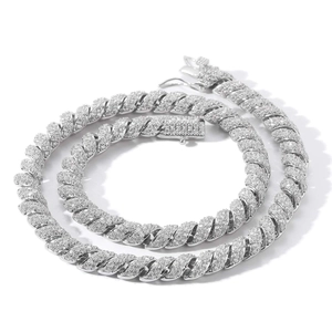 Herren 8mm silberne Cuban Link Kette mit Zirkonia-Besatz und robustem Kastenverschluss