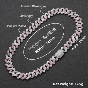 Détail de la chaîne cubaine de 14mm rose et blanche avec des strass autrichiens brillants