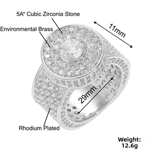 Détail des pierres de Zirconium 5A+ sur une bague de 11 mm en laiton rhodié poli