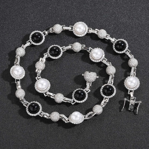 Collana hip hop con perle bianche e nere, zirconi micro-pave e chiusura in argento