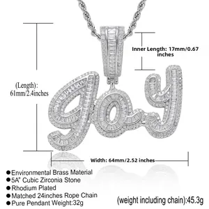 Détails du pendentif JOY serti de zircons cubiques scintillants pour un style hip-hop unique