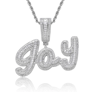 Pendentif Joy style hip hop en argent avec zircons scintillants et chaîne de type corde