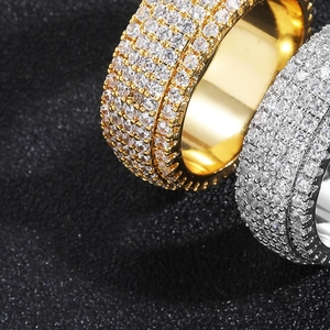 Anello hip hop con cinque file di zirconi in finitura oro e argento per uomo e donna