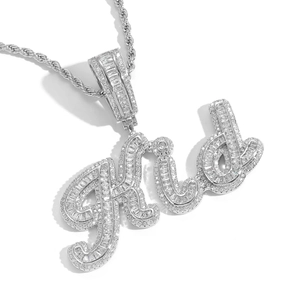 Collier hip-hop avec pendentif lettres KID serti de zircons sur une chaîne torsadée