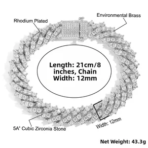Détail de la chaîne cubaine argentée 12mm sertie de pierres zircones cubiques 5A