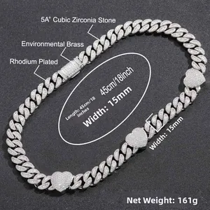 Détail de la chaîne cubaine coeur 15mm avec pierres CZ 5A+ et placage au rhodium