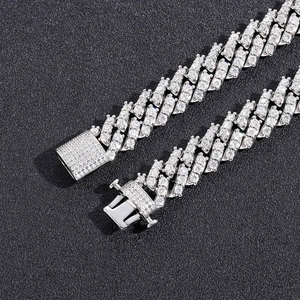 Collier chaîne cubaine 12mm hip hop argentée sertie de zircons avec fermoir à ressort
