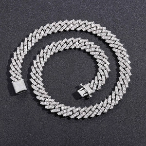 Chaîne cubaine 12mm argentée sertie de zircons avec fermoir sécurisé style Hip-hop