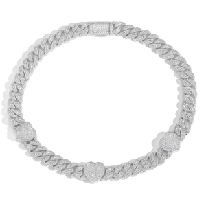Collier chaîne cubaine 15mm argentée avec coeurs glacés et zircons pour hommes
