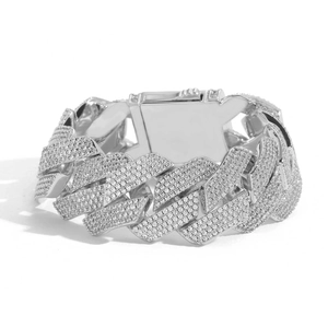 Luxuriöses 22mm Iced Out Gliederkettenarmband mit vier Reihen funkelnder weißer Zirkonia