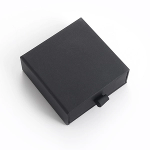 Caja de joyería minimalista de papel kraft negro tipo cajón con tirador para anillos