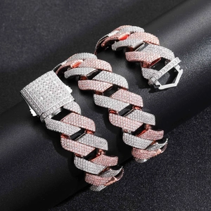 Makroaufnahme der 22mm Cuban-Link-Kette mit rosa und weißen Zirkoniasteinen besetzt