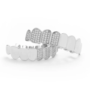Set grillz hip hop argento con micro pavé di zirconi e finitura a specchio lucidata