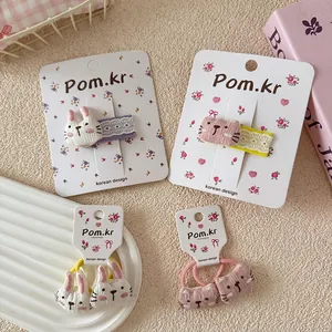 Schattige haarspeldjesset voor meisjes met geborduurde corduroy konijn en kat op kaart