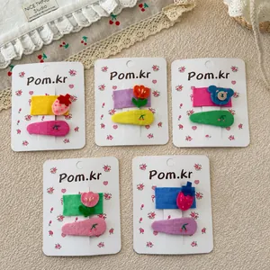 Lot de barrettes à fleurs pour filles avec motifs mignons de fraises et d'oursons