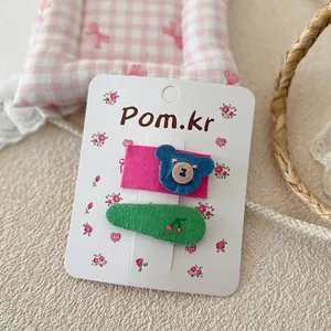 Lot de barrettes pour filles avec ours en peluche et broderie cerise sur carte décorative