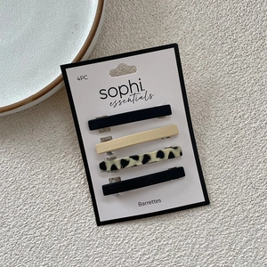 Détail de lot de 4 barrettes à motif léopard et fini mat sur carte de vente