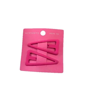 Barrettes à cheveux triangles rose mat mignonnes sur carte de présentation pour femmes