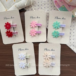 5-pack of daisy acetate hair clips with gingham ribbon and floral design for women