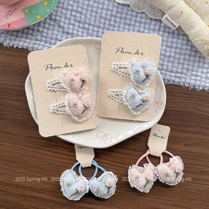 Ensemble pince à cheveux et élastique cœur brodé floral rose et bleu avec dentelle