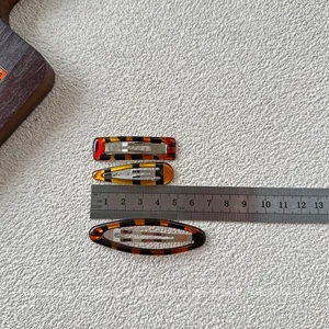 Three-piece leopard tortoiseshell hair clip set with 7.5cm measurement scale