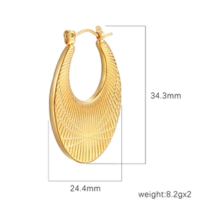 Luxurious 18k gold plated stainless steel U-shape earrings with textured radial grooves