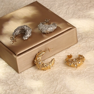 Luxury Stainless Steel Rhinestone C-Shaped Stud Earrings 18K Gold Plated Braided Texture Fashion Jewelry For Women