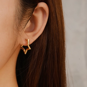 Boucles d'oreilles créoles étoile en acier inoxydable plaqué or 18K pour femme