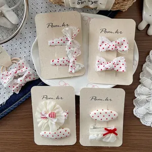 Süße rote Polka-Dot-Haarspangen-Set mit Stoffschleifen und Spitzenblumen für Mädchen