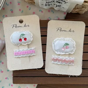 Süße Stoff Kirsche Stickerei Haarspangen Spitzenkante Handgemachte Frucht Pailletten Haarnadeln Für Mädchen Kinder Karo Haarschmuck