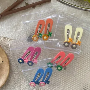 Fünf Paar bunte Blumen und Flugzeug Haarklammern für Damen in sommerlichen Bonbonfarben