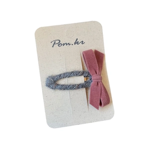 Handgefertigtes Haarspangen-Set mit grauem Tweed und rosa Samtschleife für Mädchen
