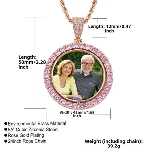 Makro-Detail des rotierenden Fotofolgers mit rosa CZ-Steinen und Roségold-Finish