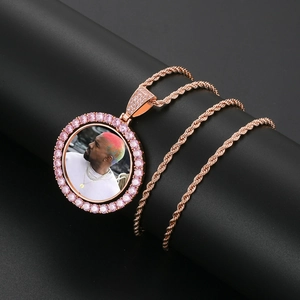 Personalisierte rotierende Fotokette mit rosa Steinen und eleganter Seilkette für Herren