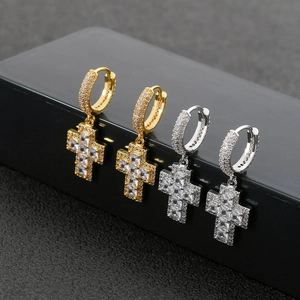 Boucles d'oreilles hip-hop avec pendentifs croix sertis en finition or et argent