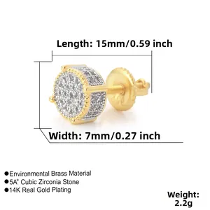Dettaglio di orecchini hip hop in ottone placcato oro 14K con pietre di zirconia 5A+