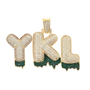 Pendentif lettre YKL style Hip-hop plaqué or serti de pierres blanches et vertes