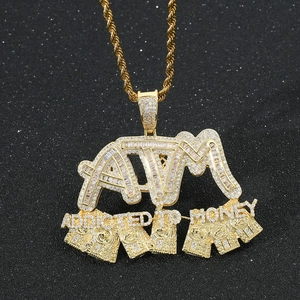 Collar hip hop con colgante ATM dorado y circonitas cúbicas brillantes para hombres