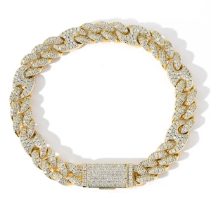 10mm gouden cubaanse schakelketting met zirkonia stenen en rechthoekige veiligheidssluiting