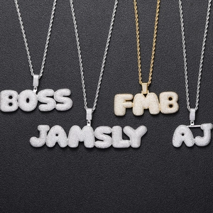 Pendentifs hip hop à lettres bulles personnalisés avec micro-pavage en zircon et chaîne corde