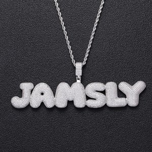 Pendentif JAMSLY personnalisé avec zircons brillants et chaîne torsadée style Hip Hop