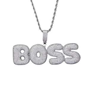 Pendentif lettres BOSS style Hip Hop avec zircons brillants et chaîne torsadée argentée