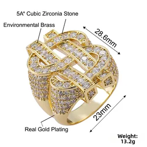 Dettaglio macro dell'anello dollaro placcato oro con pietre di zirconia cubica 5A