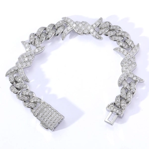Collier gourmette hip-hop avec design épines et fermoir pavé de zircons argentés