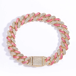 Pulsera cubana de esmalte rosa y pedrería dorada para estilo hip hop urbano y moderno