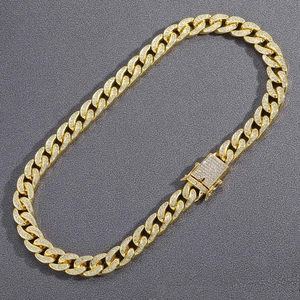 Lussuosa collana a catena cubana da 13mm placcata in oro con strass brillanti hip hop
